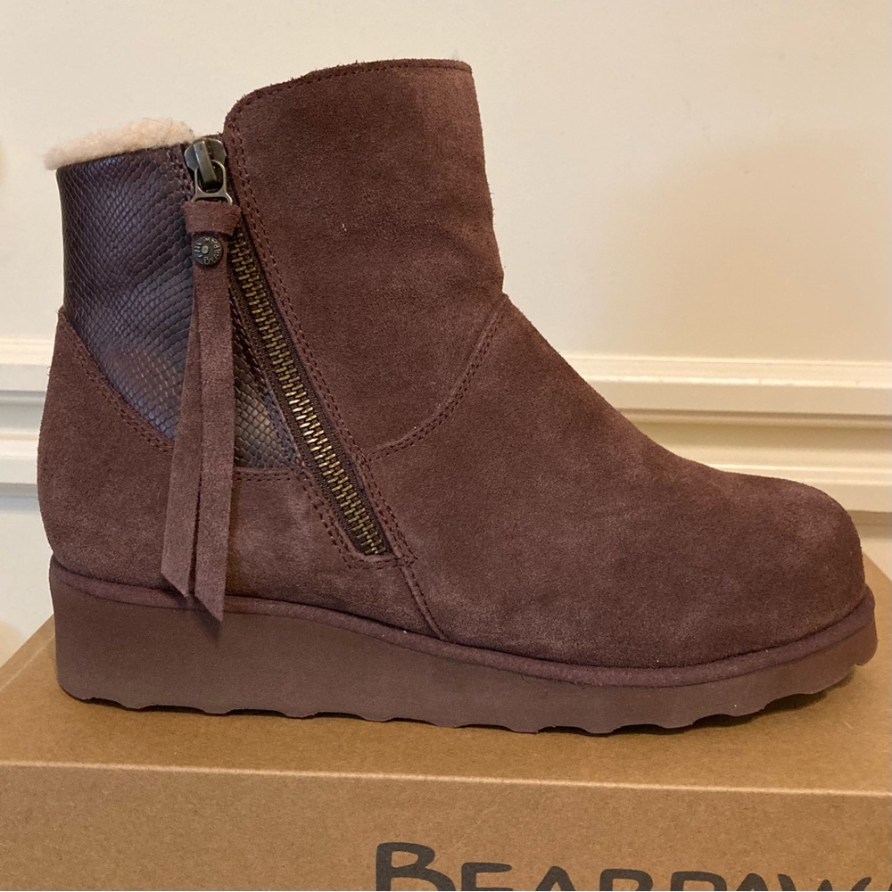 BearPaw Women's Stacey Suede Wedge Ankle Boots Fig 7.5